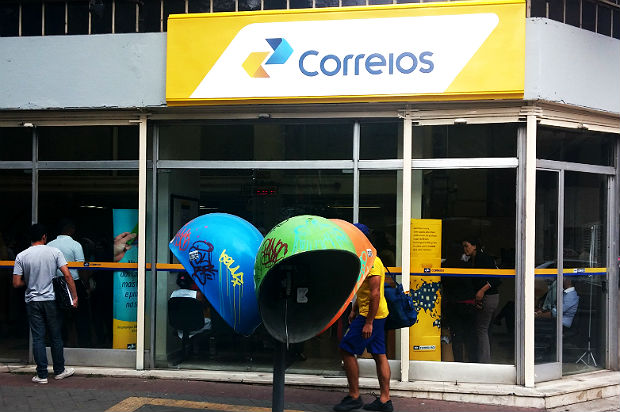 Plano de saúde dos Correios banca até os pais e perde R$ 1,8 bilhão